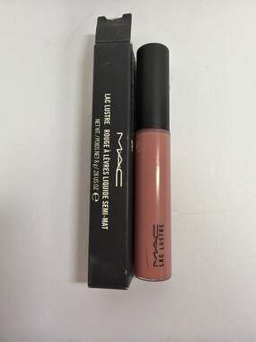 MAC Lac Lustre Semi-Matte Liquid‎ Lipstick in Coy 8g